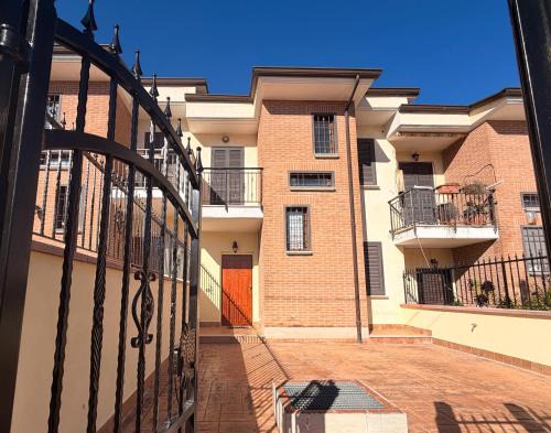 Lido dei Pini House | RESIDENZA I GIRASOLI - Spacious private house near the sea, quiet residential area - Lido dei Pini ANZIO