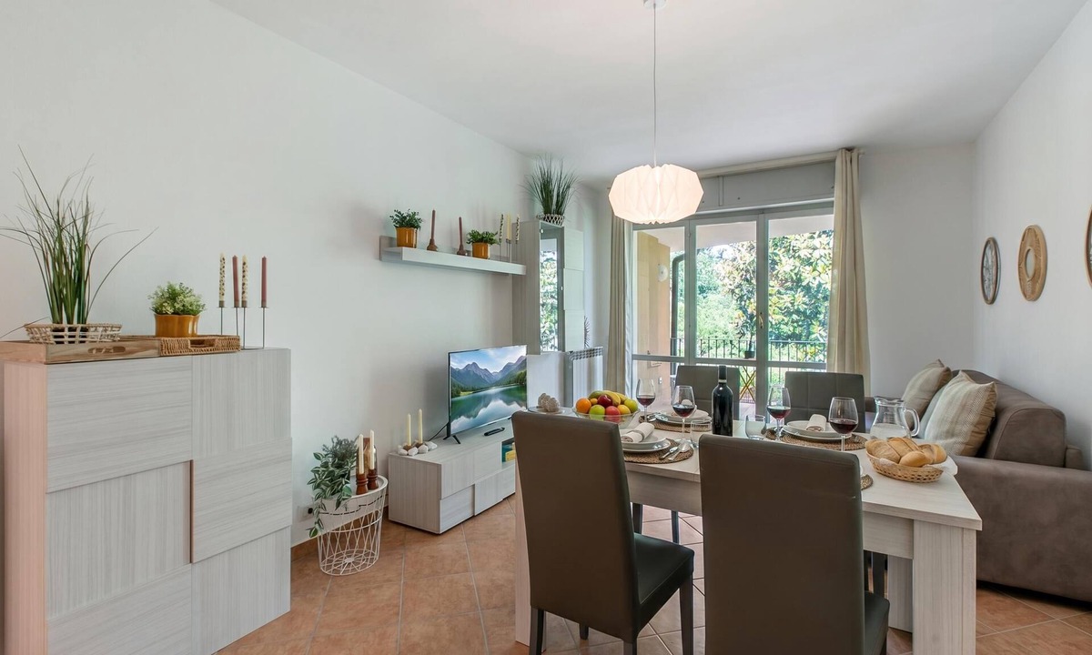 Ispra Apartment | Residenza il Mulino: Lake Maggiore Ispra Apt with Terrace, Ispra, Italy
