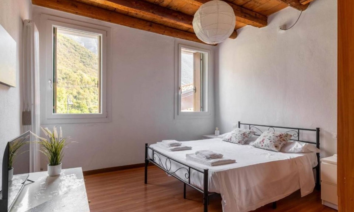 Campolongo Sul Brenta Bed & Breakfast | River view room with private bathroom, Valbrenta