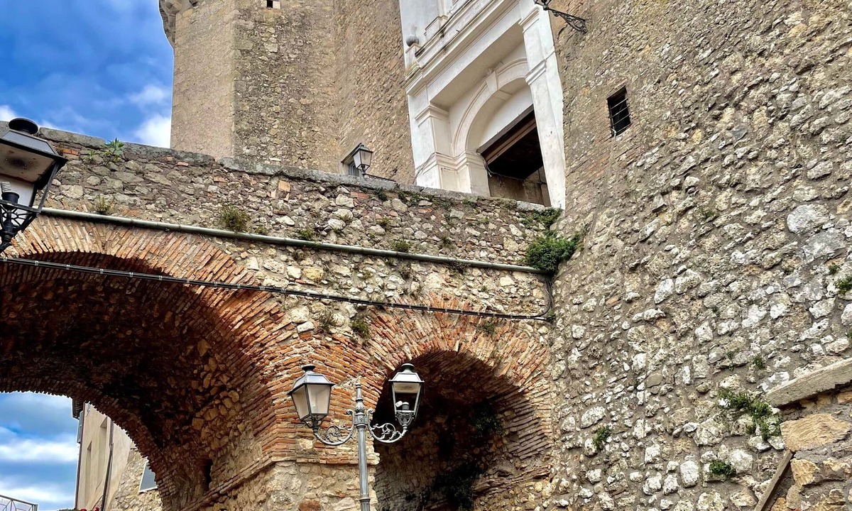Civitella San Paolo House | Romantic Medieval Castle Cottage Stay Near Rome