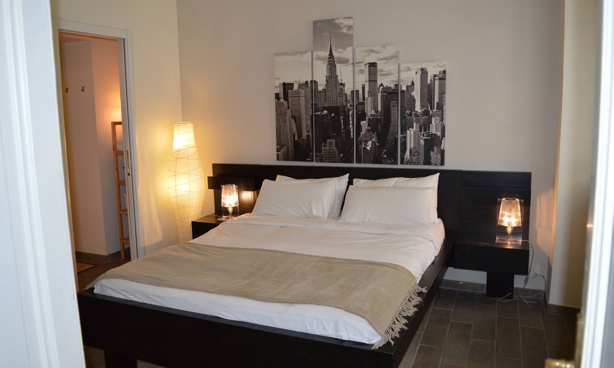 Rione V Ponte Apartment | Rome: Via dei Banchi Vecchi - very central, modern and elegant apartment
