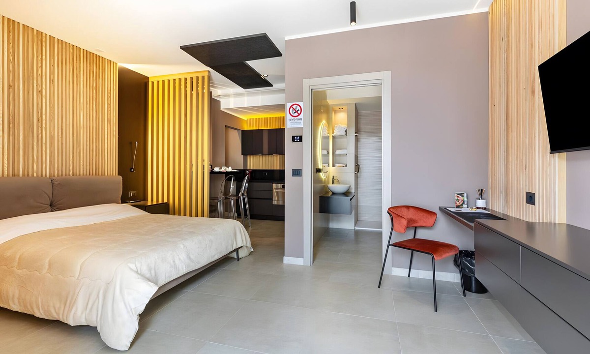 Dossobuono Apartment | Room 'Shakespeare' with Wi-Fi and Air Conditioning