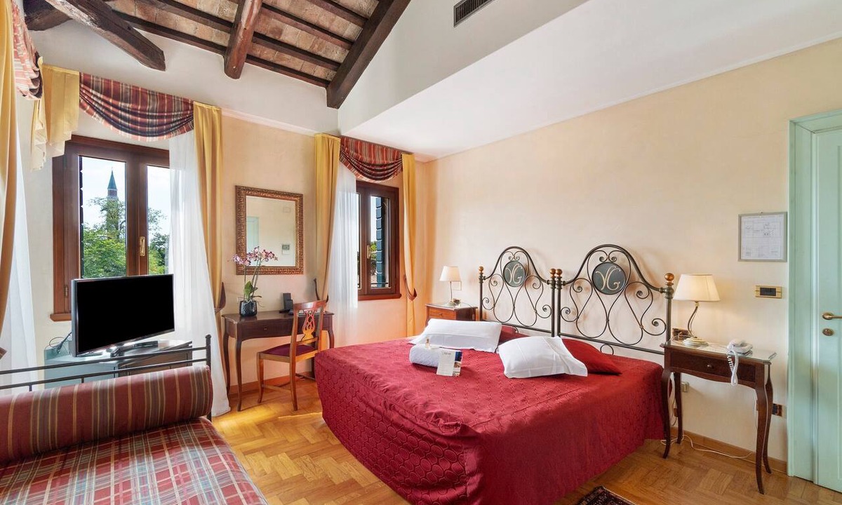 Dolo Apartment | Room 'Villa Goetzen - Camera Tripla' with Wi-Fi and Air Conditioning