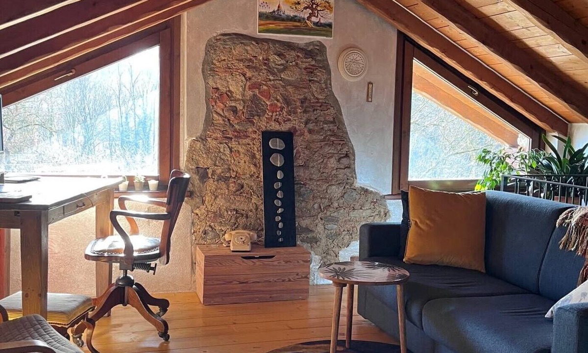 Oleggio Castello Cottage | Rustic Wooden Loft - Once Part of a Castle Estate - Lago Maggiore (Arona)