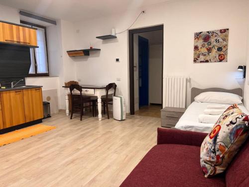 Capolago Apartment | Smart Studio 3guest, near University and Hospital by Kibilù Affitti Brevi