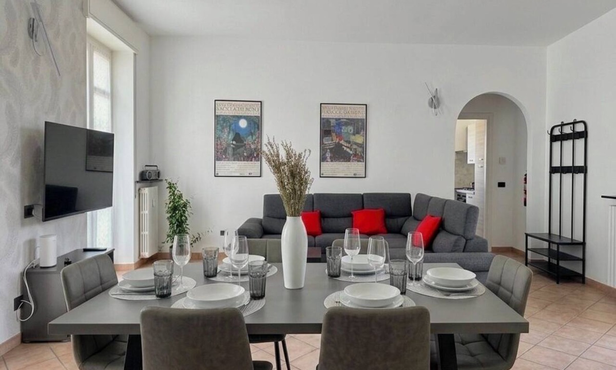 Arona Apartment | Spacious apartment just a stone's throw from downtown