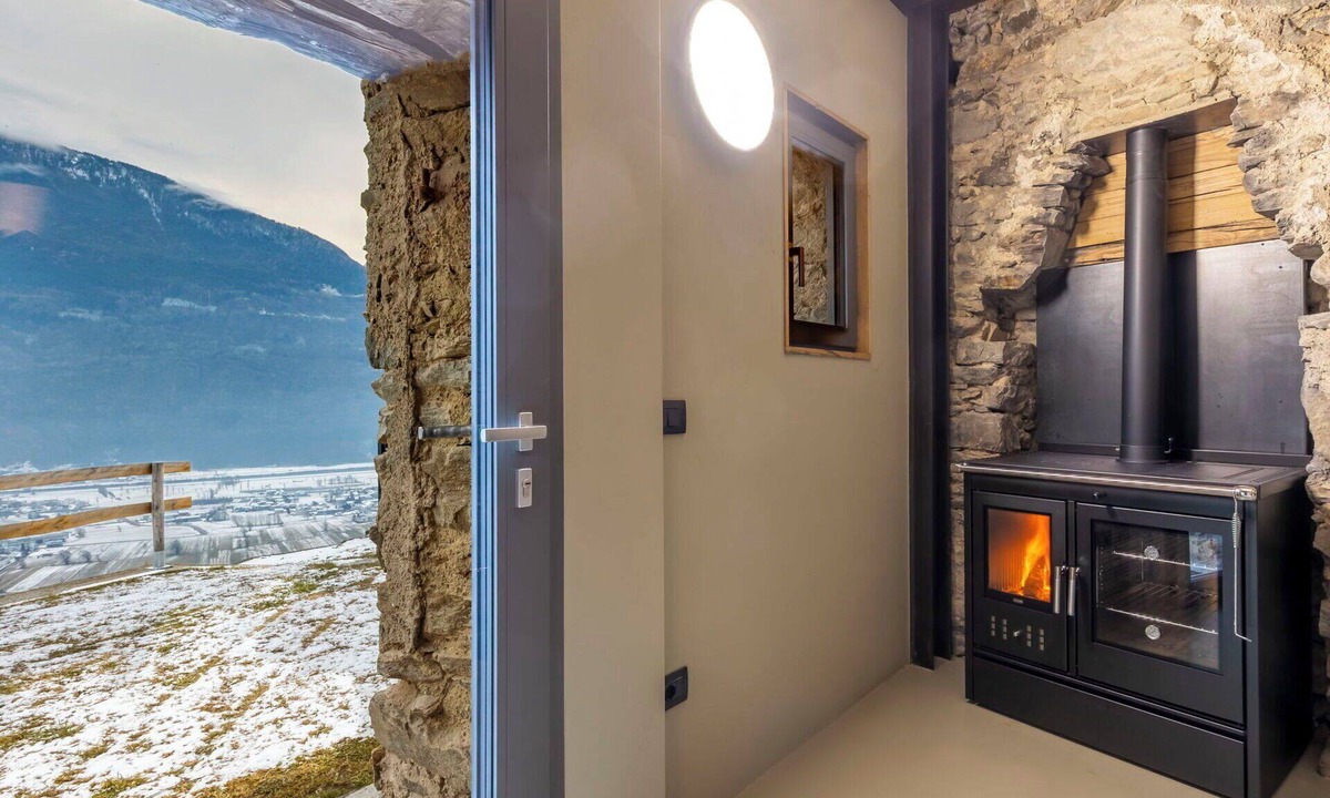 Buglio in Monte House | Stunning private villa for 5 guests with WIFI, TV, terrace and pets allowed