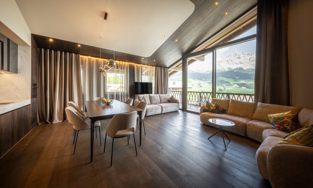 La Villa Apartment | Suite 1: Spectacular 180-Degree View of the Dolomites