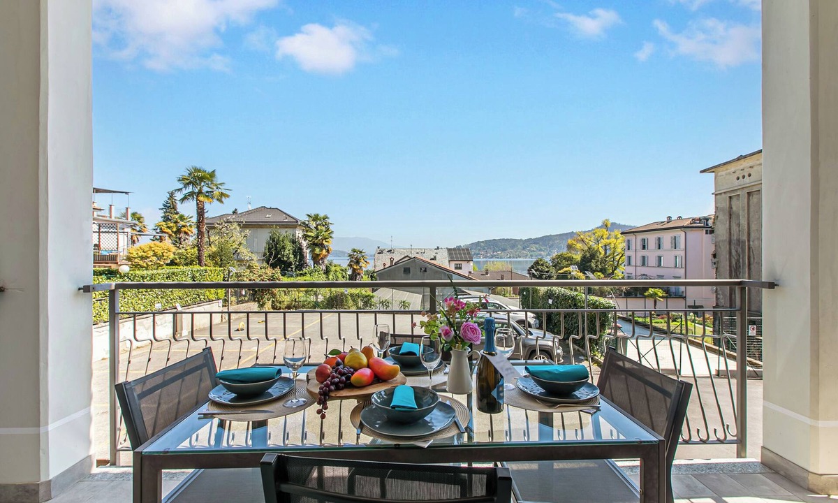 Meina Apartment | Suono del Lago, AC 50 mt from Lake and View Terrace, Meina, Italy