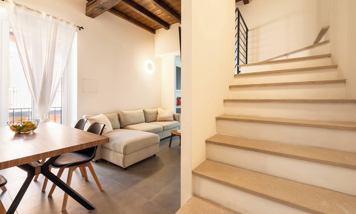 Carpenzago Apartment | Super suite apartment on Naviglio castel view
