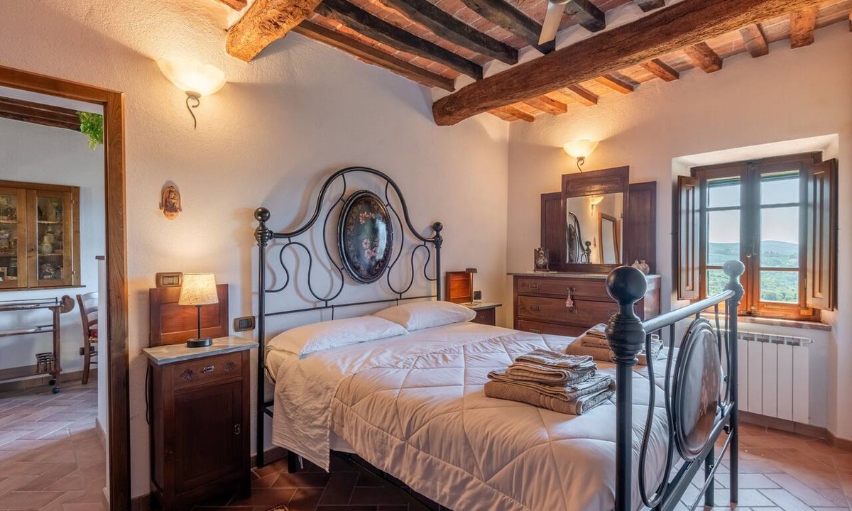 Castelmuzio House | tana Nerli – Historic Country Retreat Blending Comfort and Design