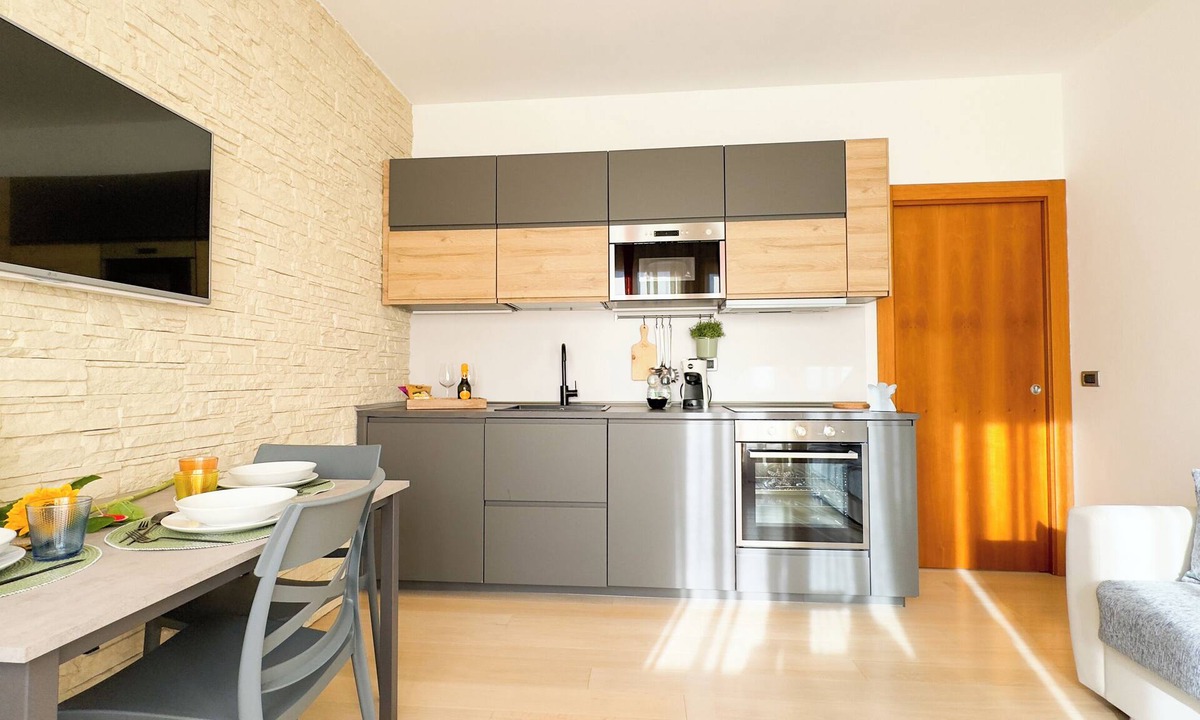 Sottomarina Apartment | The Green Apartment - One Bedroom Apartment, Sleeps 5
