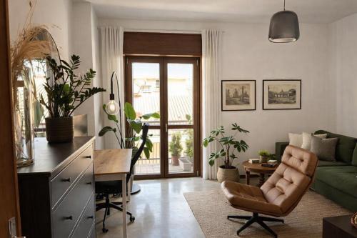 Malgrate Apartment | The Malgrate Balcony - Lake Como Retreat
