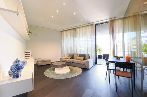 Varesine Apartment | Torre Solea Premium Apartment