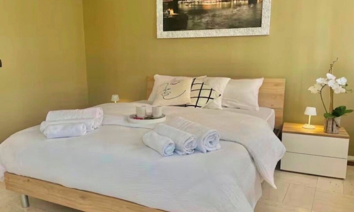 Vercelli Apartment | Vercelli Civico 31 - One Bedroom Apartment, Sleeps 4