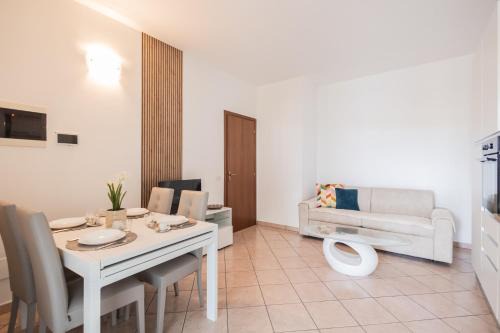 Valverde Apartment | Vicino al Mare con Terrazzo - WiFi e Parcheggio Privato