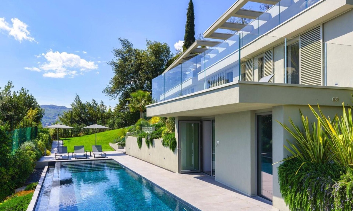 Salo Villa | Villa 'Acquariva Luxury and Privacy' with Lake View, Wi-Fi and Air Conditioning