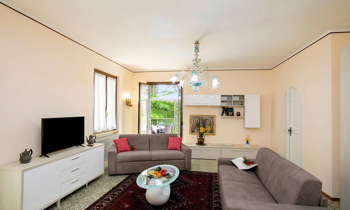 Salo Apartment | Villa Alberti Apt Emma 900m from Garda lake w/shared Garden, Salò, Italy