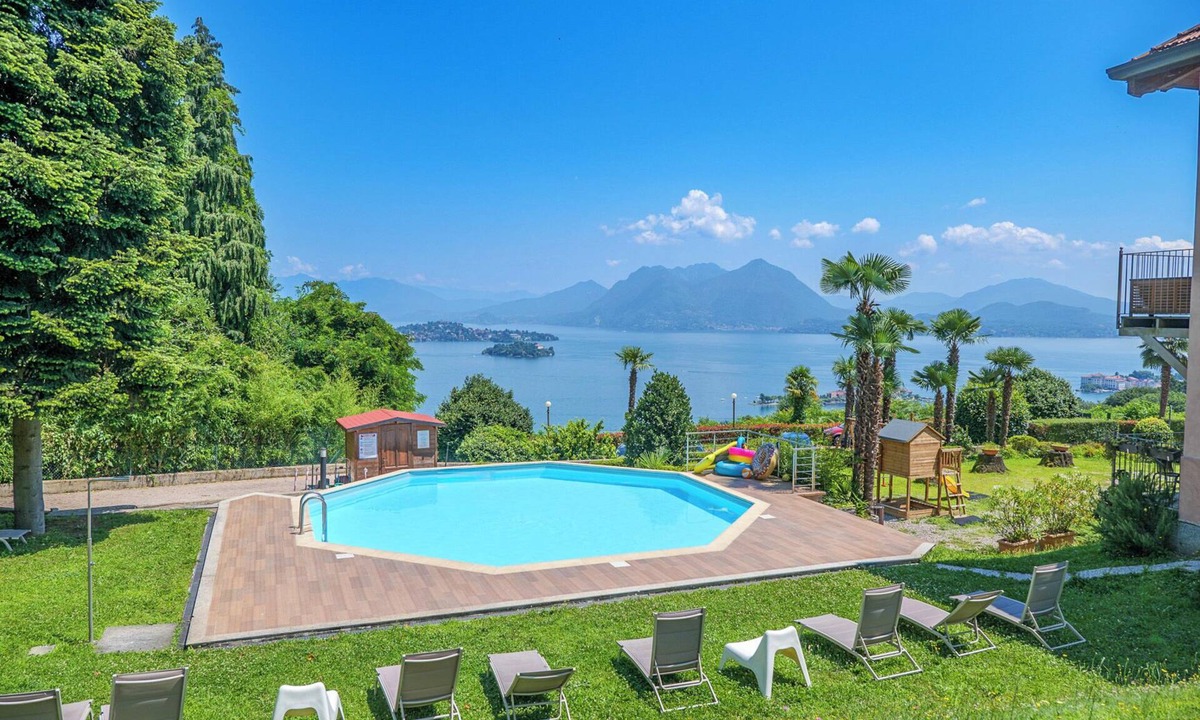 Carciano Apartment | Villa Anna, Borromean Islands No. 12 by Lago Reisen
