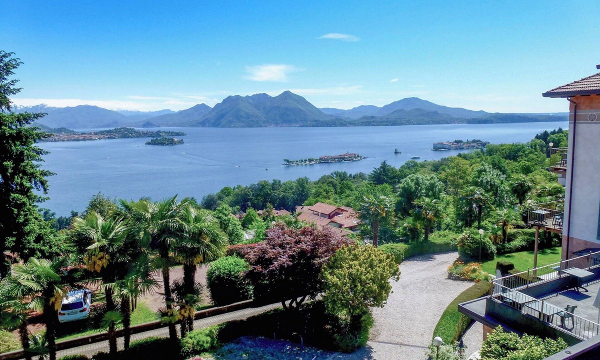 Carciano Apartment | Villa Anna, Borromean Islands No. 17 by Lago Reisen