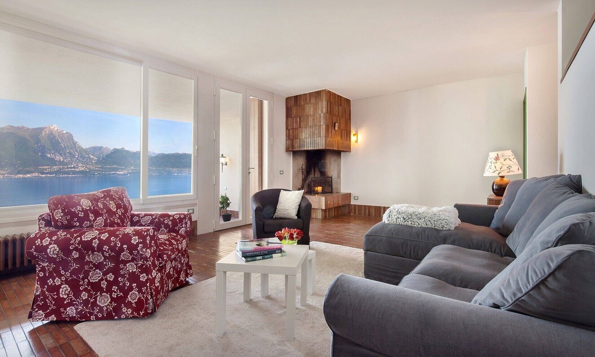 Garda House | Villa Brancolino: Elegant Lakeview Villa with Terrace and Barbecue