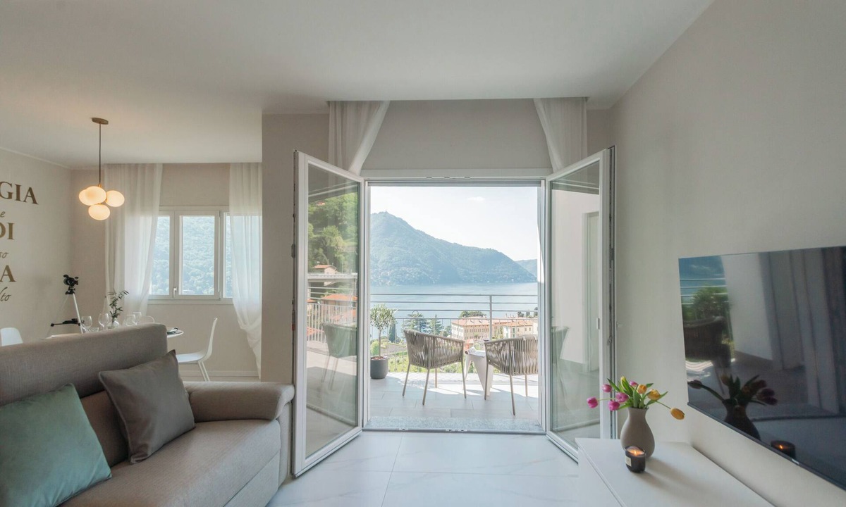 Moltrasio Villa | Villa Caterina–Lake View Terrace and Garden