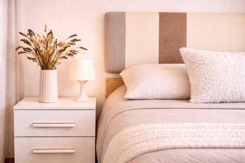 Medicina Apartment | Villa Cristina - Air Conditioning, Garden, Private Parking & Premium Beds