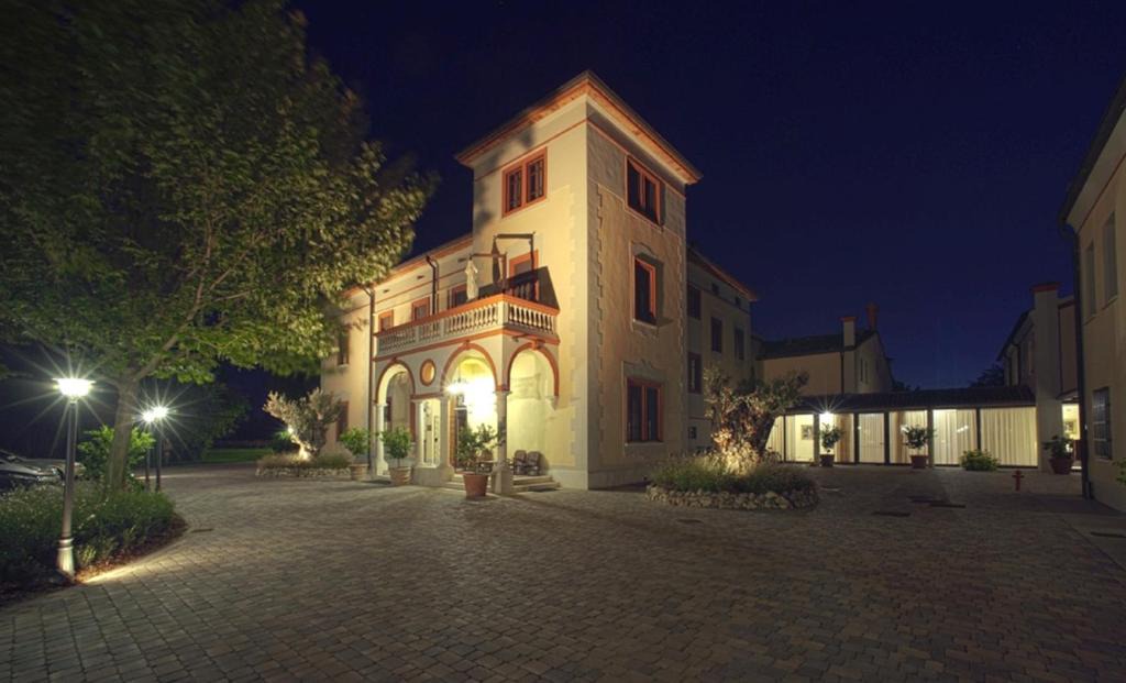 Rodigo Hotel | Villa dei Tigli 920 Liberty Resort