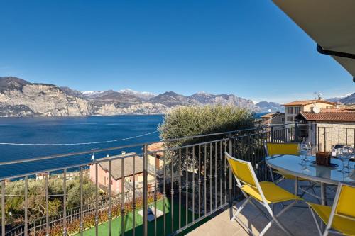 Castelletto Apartment | Villa Gioia - Acqua Apartment by Gardenjoy