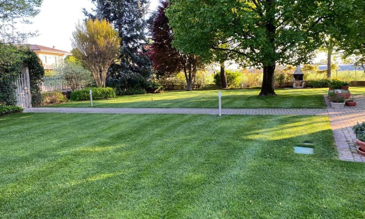 Sona Villa | Villa Le Borghe, elegant, quiet accommodation in the green moraine hills