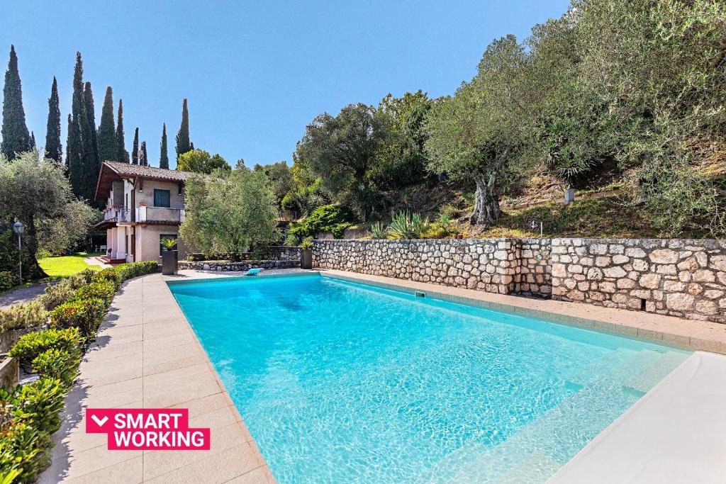Morgnaga Villa | Villa Mariavittoria con piscina by Wonderful Italy
