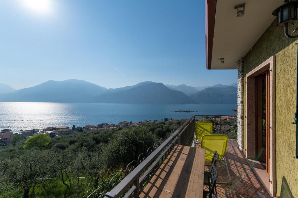 Assenza House | Villa Nadya by GardaDoma