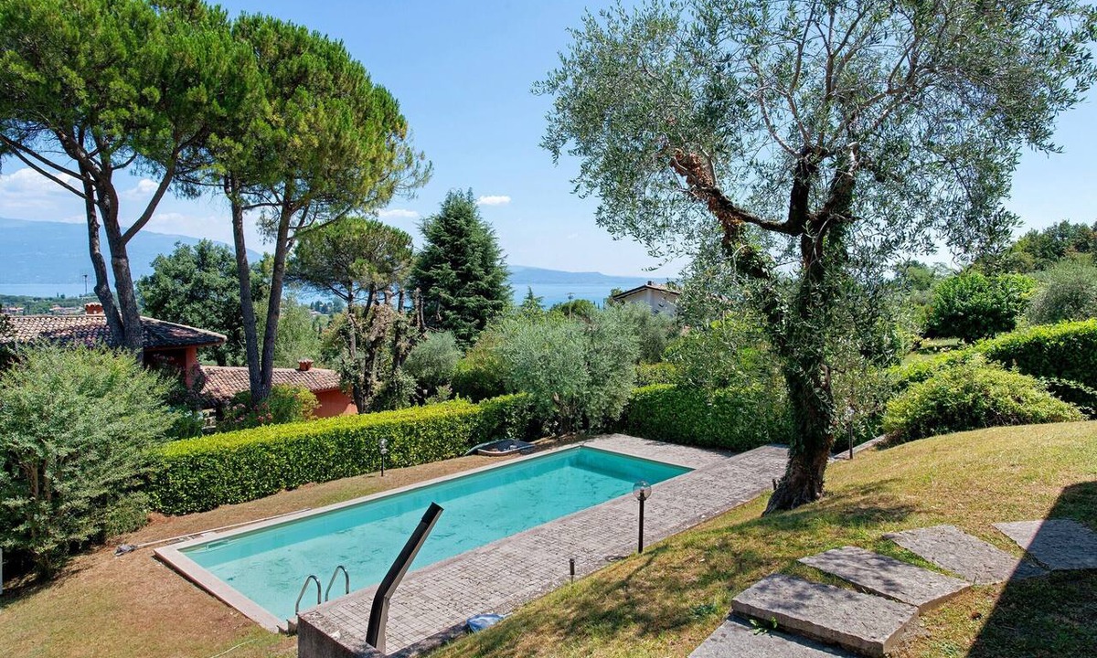 San Felice del Benaco Villa | Villa Paradiso San Felice del Benaco