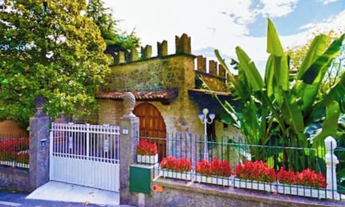 Gargnano Villa | Villa Pinetina