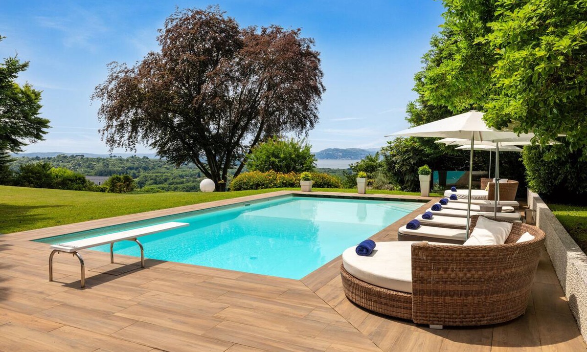 Besozzo Villa | Villa Serenity - Six Bedroom Villa, Sleeps 12
