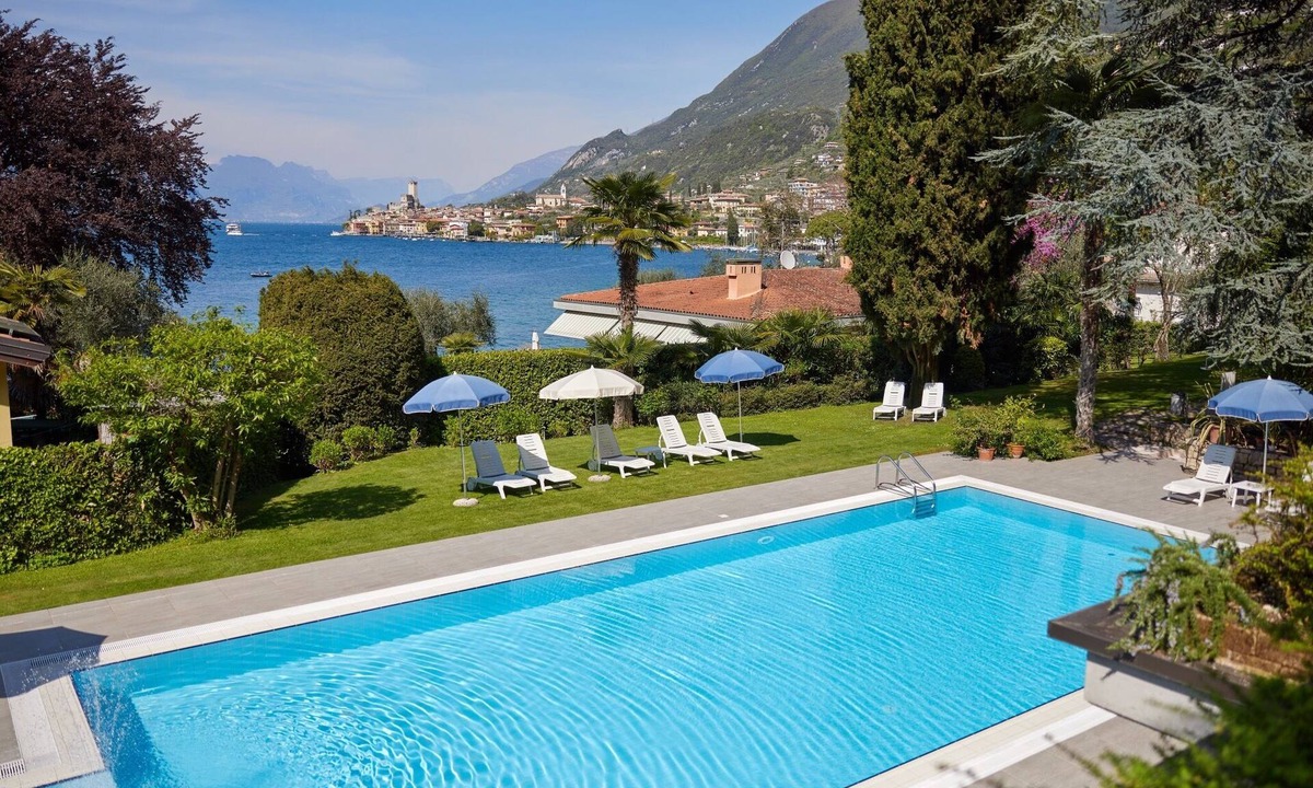 Malcesine Apartment | Villa Sopri - directly on the lake, with beautiful garden and pool CIN IT023045B4Y9EMQA9O