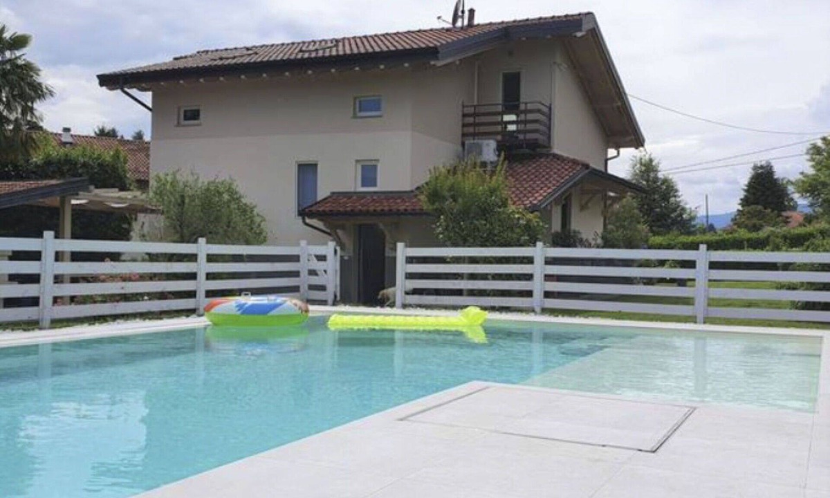Besozzo Villa | Wonderful private villa for 8 people with A/C, WIFI, private pool, hot tub, TV and patio