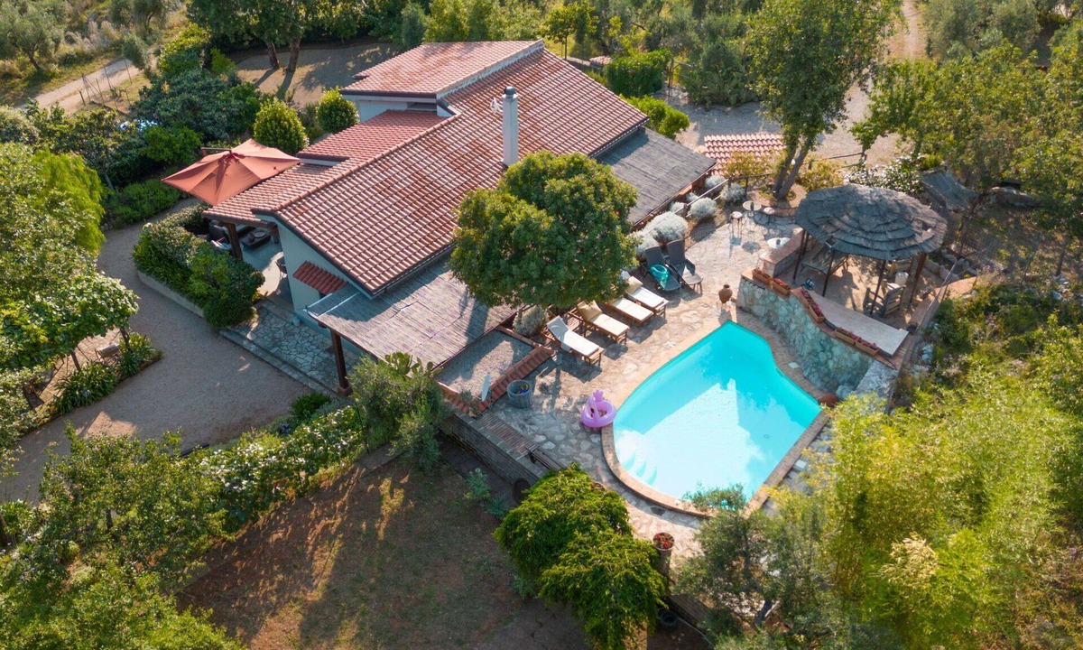 Itri Villa | Wonderful private villa for 8 guests with private pool, WIFI, TV, patio and pets allowed