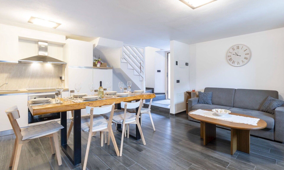 Valtellina House | Wonderful private villa for 6 people with WIFI, TV, patio and pets allowed