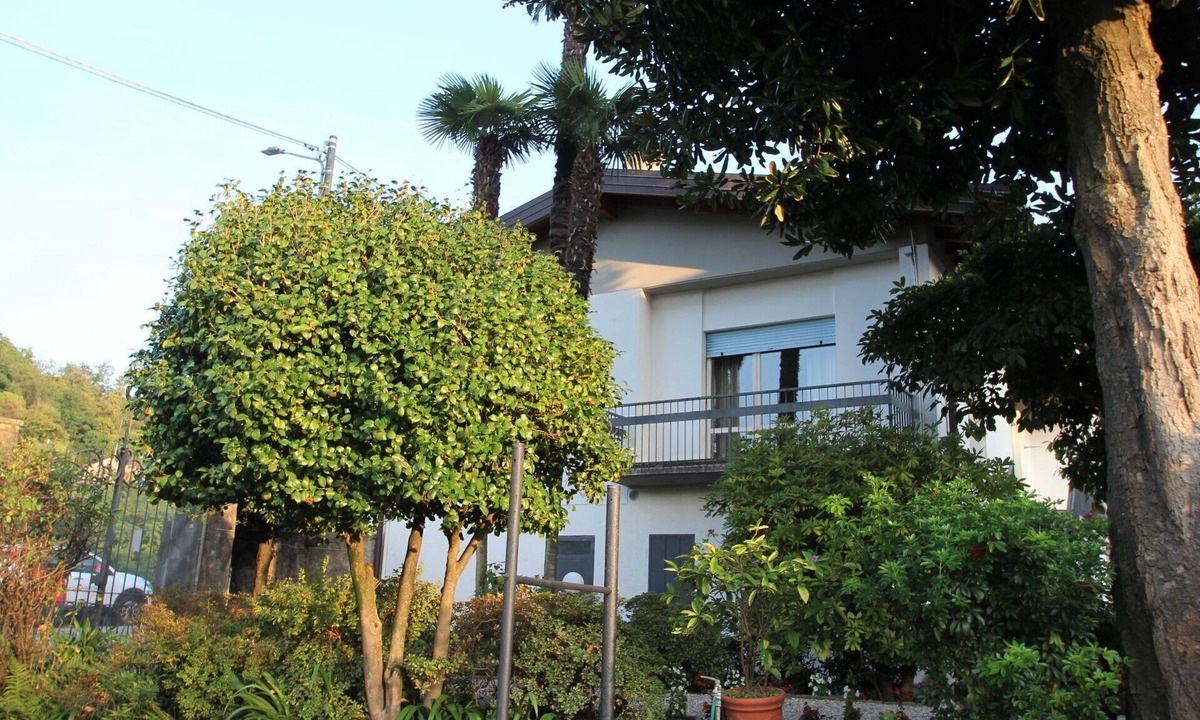 Porto Valtravaglia House | Wonderful villa for 4 people with WIFI, TV and balcony