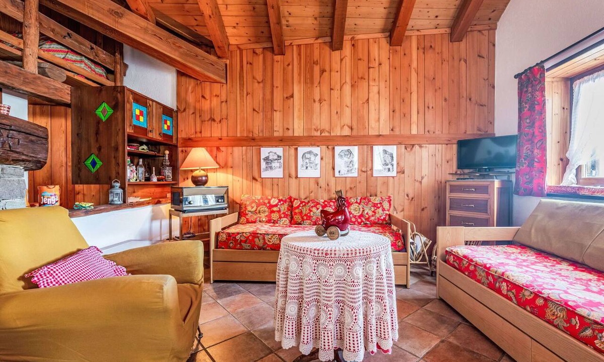 Introd House | Wonderful villa for 4 people with WIFI, TV, balcony, pets allowed and panoramic view