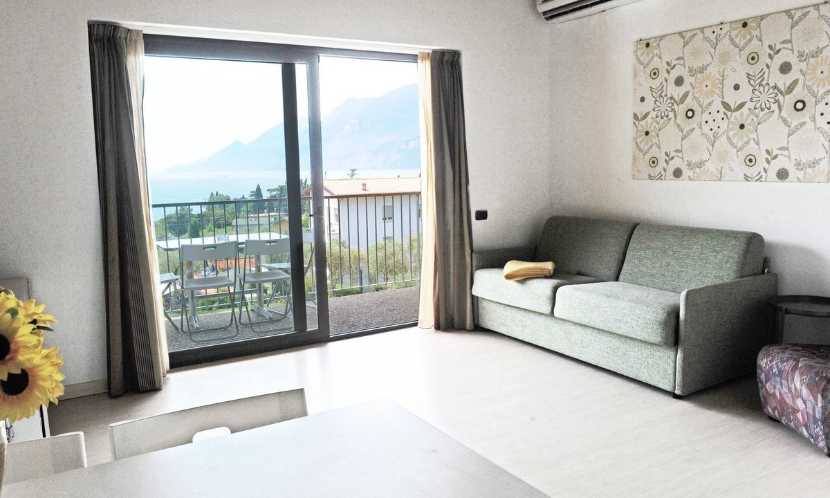 Val di Sogno Apartment | Zwei-Zimmer-Wohnung mit Seeblick by Interhome