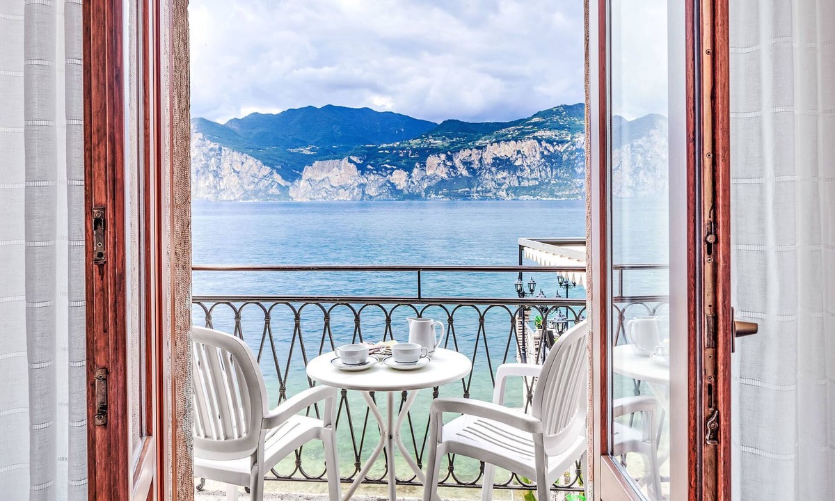 Malcesine Apartment | Zwei-Zimmer-Wohnung mit Seeblick by Interhome