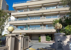 Air-conditioned studio for 2, near beach and shops, WiFi in Saint-Raphaël
