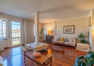 Ponte Vecchio View Luxury Apartment in Florence