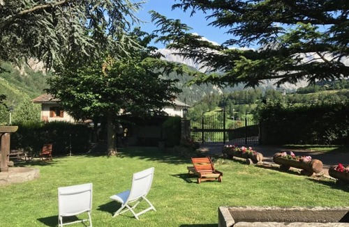 Pallusieux Apartment | 1 bedroom apartment with private garden and Mt. Blanc