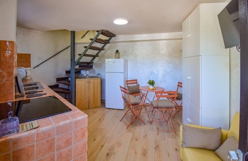 Castel di Tora Apartment | 1 bedroom nice apartment in Castel di Tora