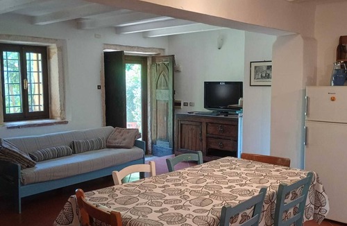Nord-Est House | 16th-century mansion with Park in the Woods in Verona. Sleeps 6, Ideal for Families