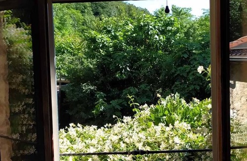 Nord-Est House | 16th-century mansion with Park in the Woods in Verona. Sleeps 6, Ideal for Families