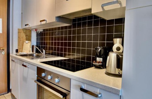 Acquaseria Apartment | 2-Bedroom Airconditioned Lakeview Apartment